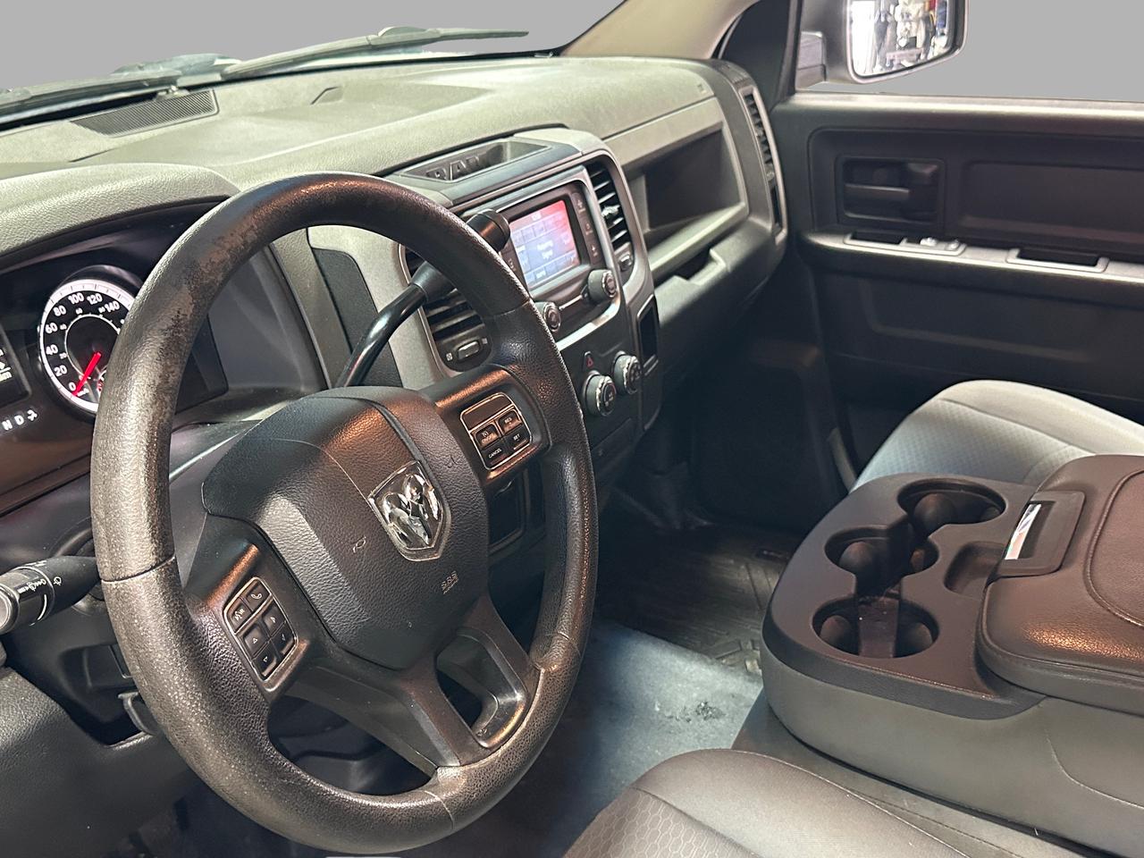 2017 RAM 1500 ST | CLEAN CARFAX | AWD | BACK UP CAM | BLUETOOTH Photo