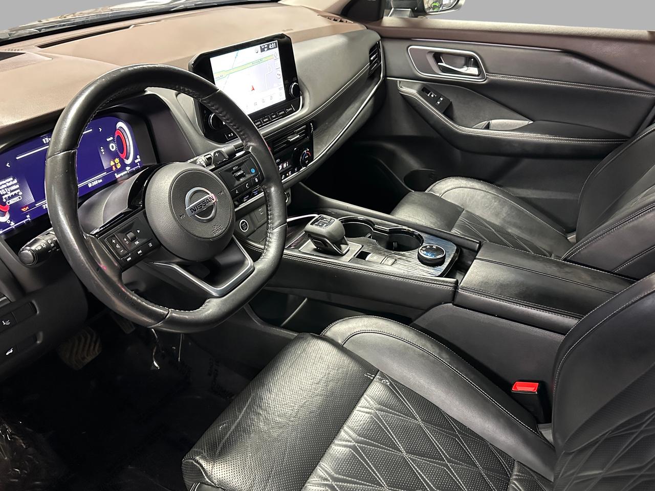 2021 Nissan Rogue PLATINUM | CLEAN CARFAX | LOW KMS | AWD | LEATHER Photo