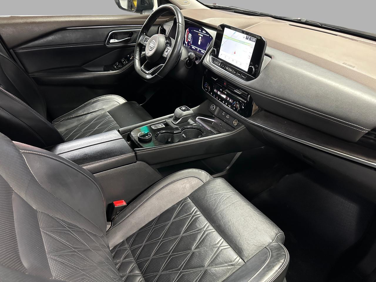 2021 Nissan Rogue PLATINUM | CLEAN CARFAX | LOW KMS | AWD | LEATHER Photo