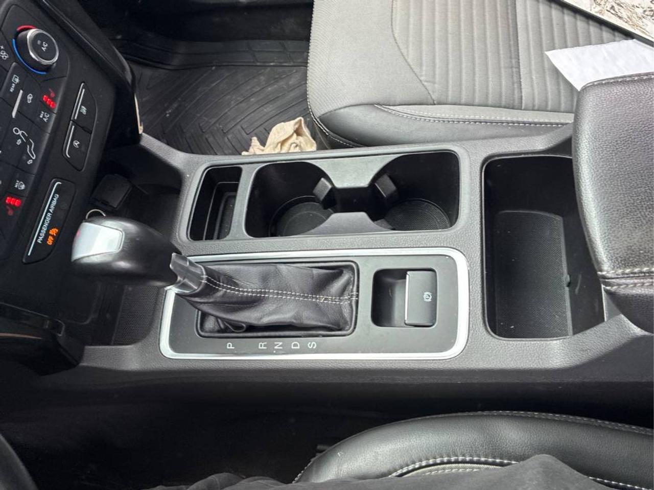 2017 Ford Escape SE - AWD, HEATED SEATS, POWER SEAT, BLACK WHEELS! Photo