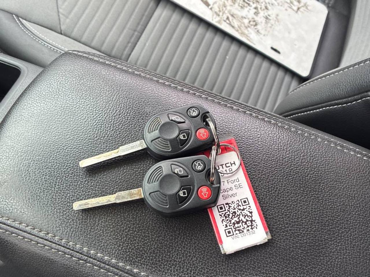 2017 Ford Escape SE - AWD, HEATED SEATS, POWER SEAT, BLACK WHEELS! Photo20