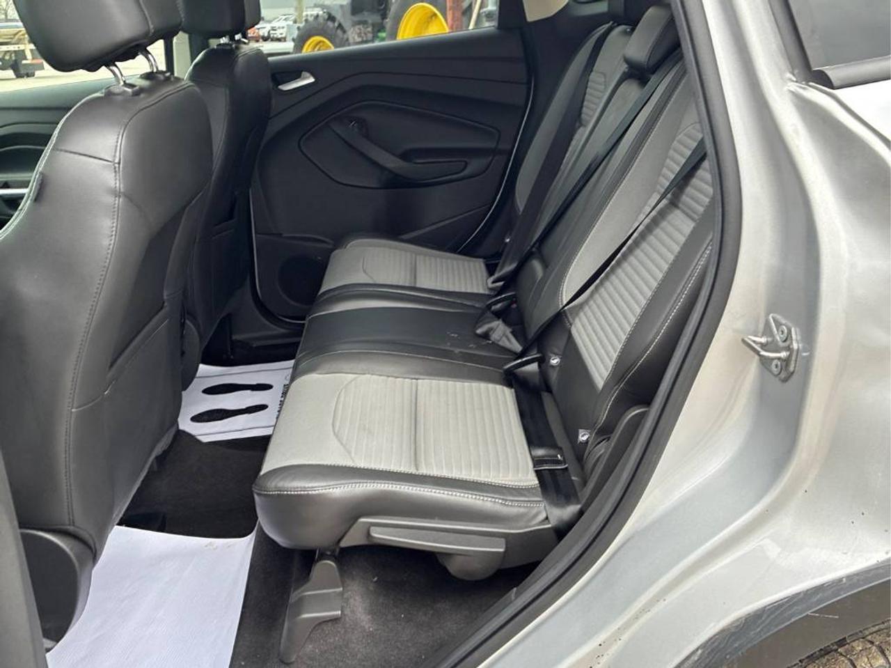 2017 Ford Escape SE - AWD, HEATED SEATS, POWER SEAT, BLACK WHEELS! Photo
