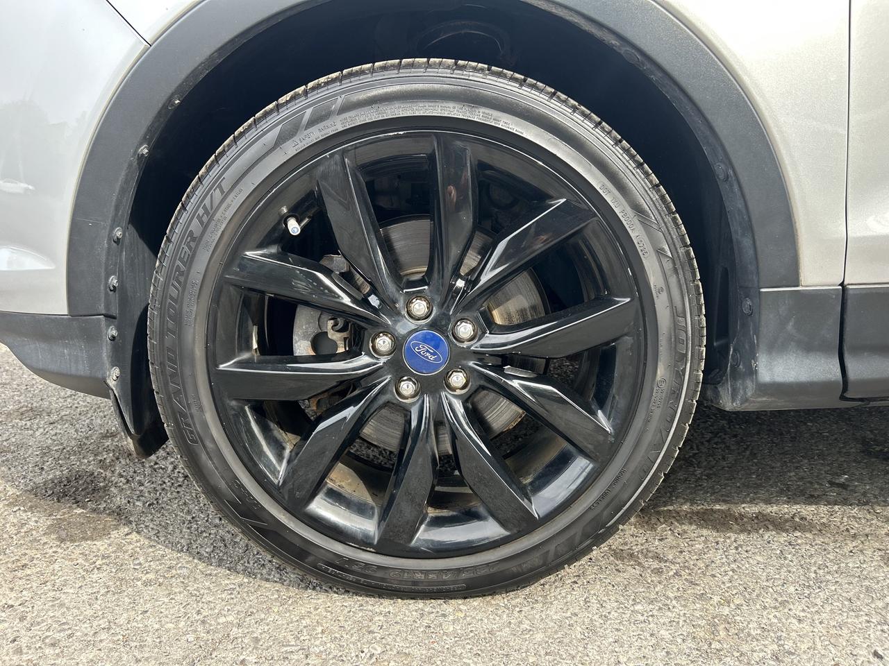 2017 Ford Escape SE - AWD, HEATED SEATS, POWER SEAT, BLACK WHEELS! Photo