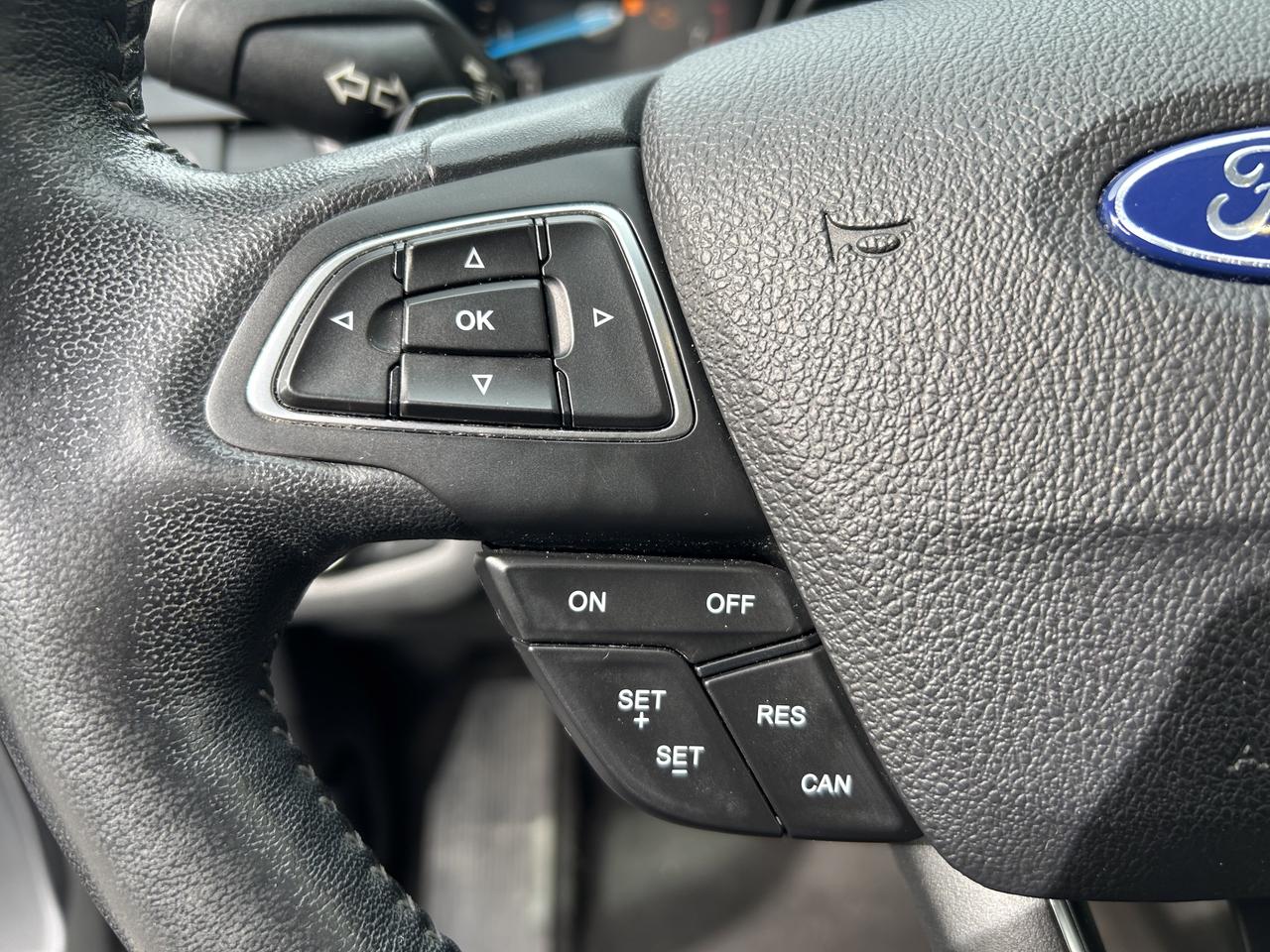 2017 Ford Escape SE - AWD, HEATED SEATS, POWER SEAT, BLACK WHEELS! Photo