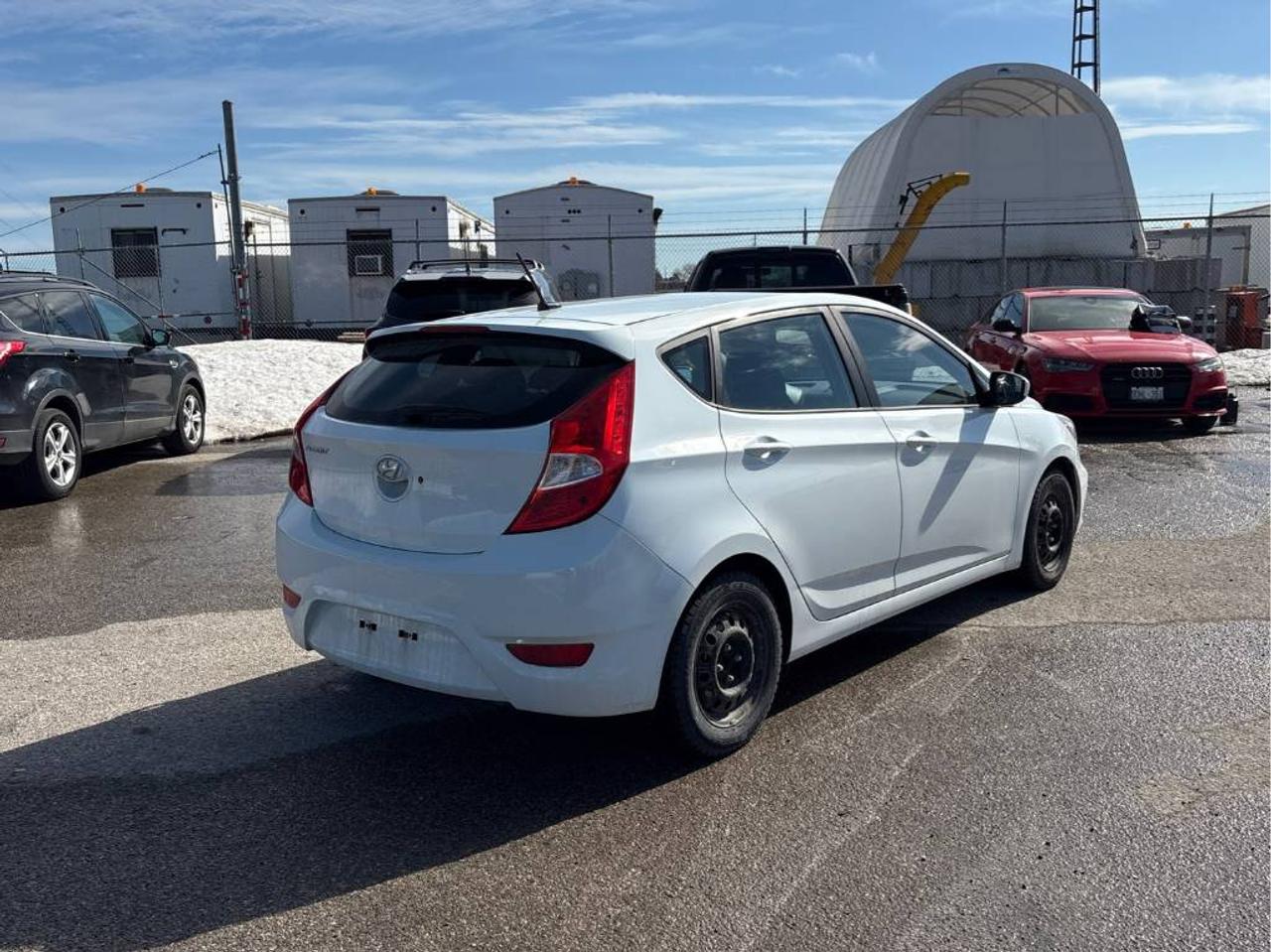 2016 Hyundai Accent SE - AUTO, SUNROOF, LOW KM, HEATED SEATS, LOADED!! Photo7