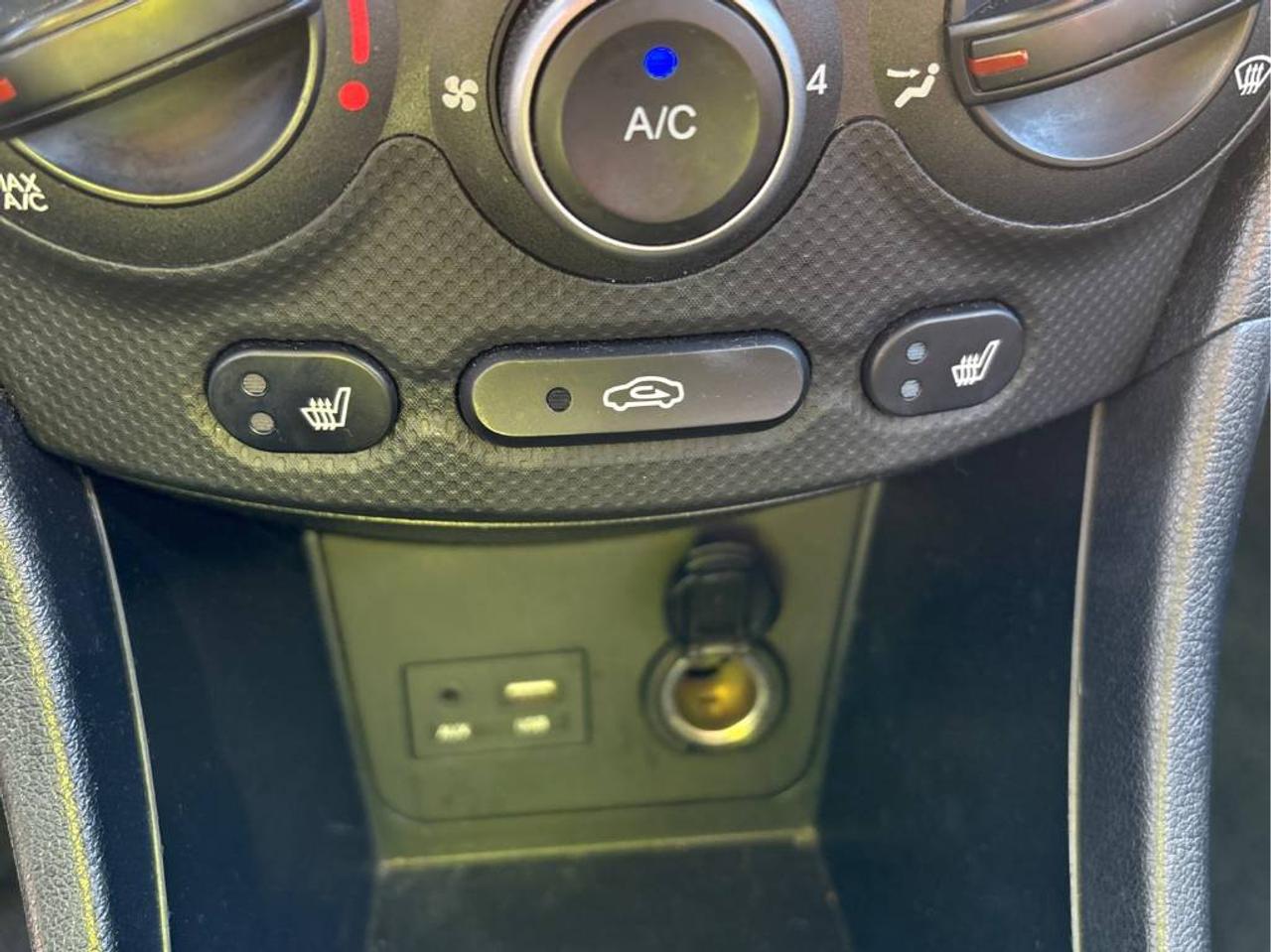 2016 Hyundai Accent SE - AUTO, SUNROOF, LOW KM, HEATED SEATS, LOADED!! Photo40
