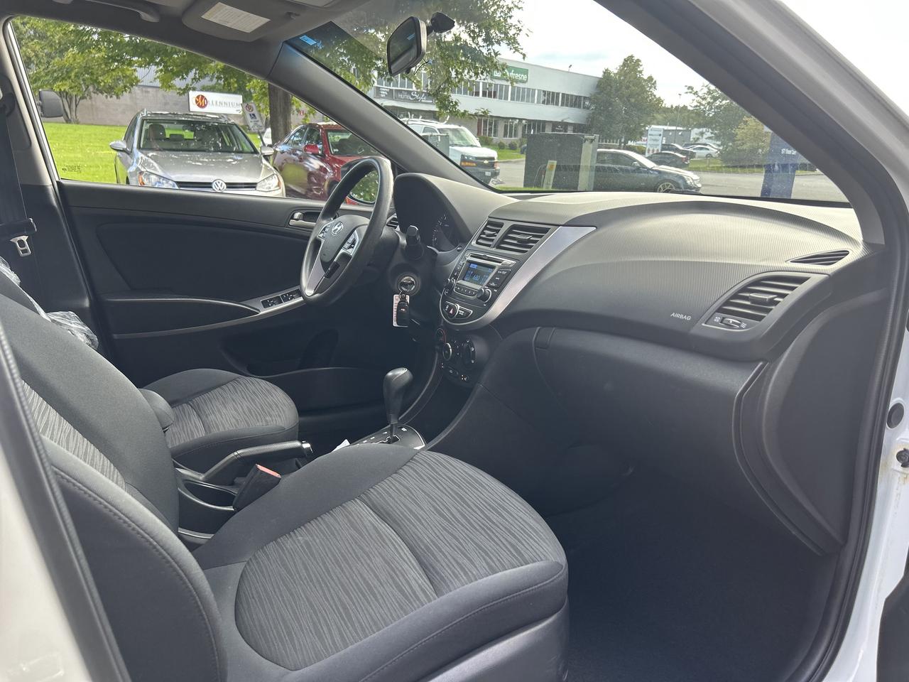 2016 Hyundai Accent SE - AUTO, SUNROOF, LOW KM, HEATED SEATS, LOADED!! - Photo #27