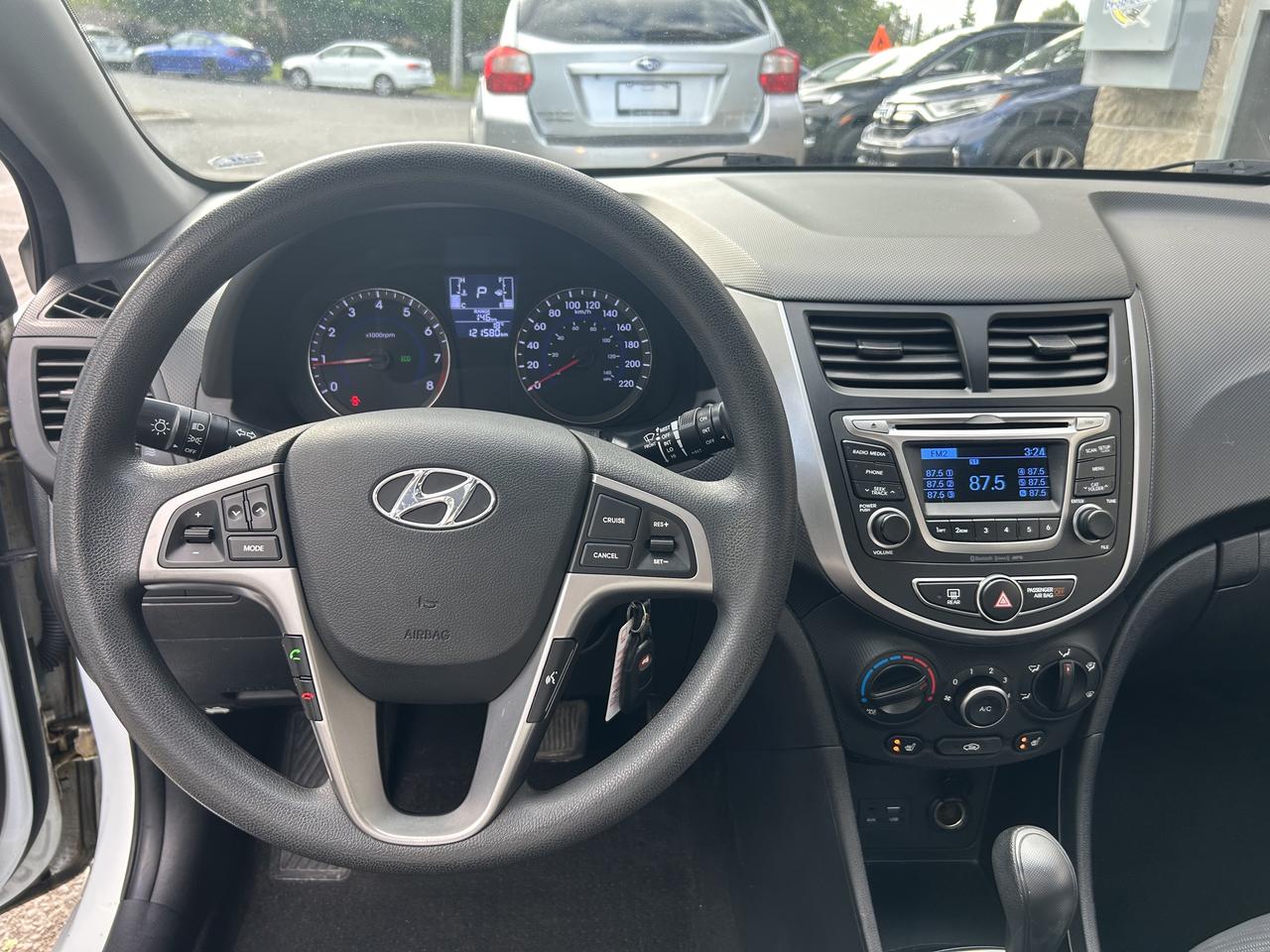 2016 Hyundai Accent SE - AUTO, SUNROOF, LOW KM, HEATED SEATS, LOADED!! - Photo #17