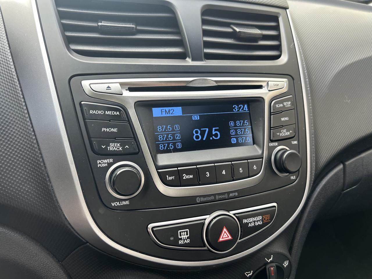 2016 Hyundai Accent SE - AUTO, SUNROOF, LOW KM, HEATED SEATS, LOADED!! - Photo #22