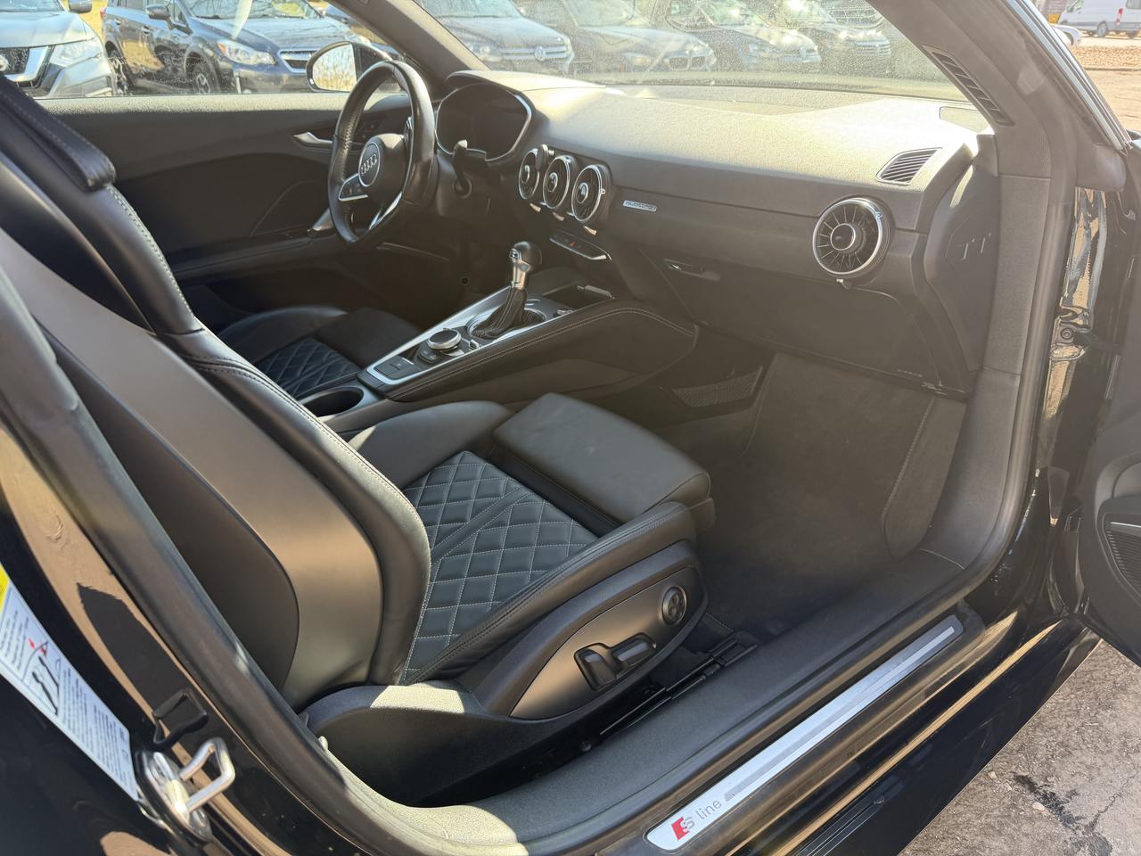 2016 Audi TT 2.0T - TECHNIK, B&O STEREO, LEATHER, HEATED SEATS! Photo