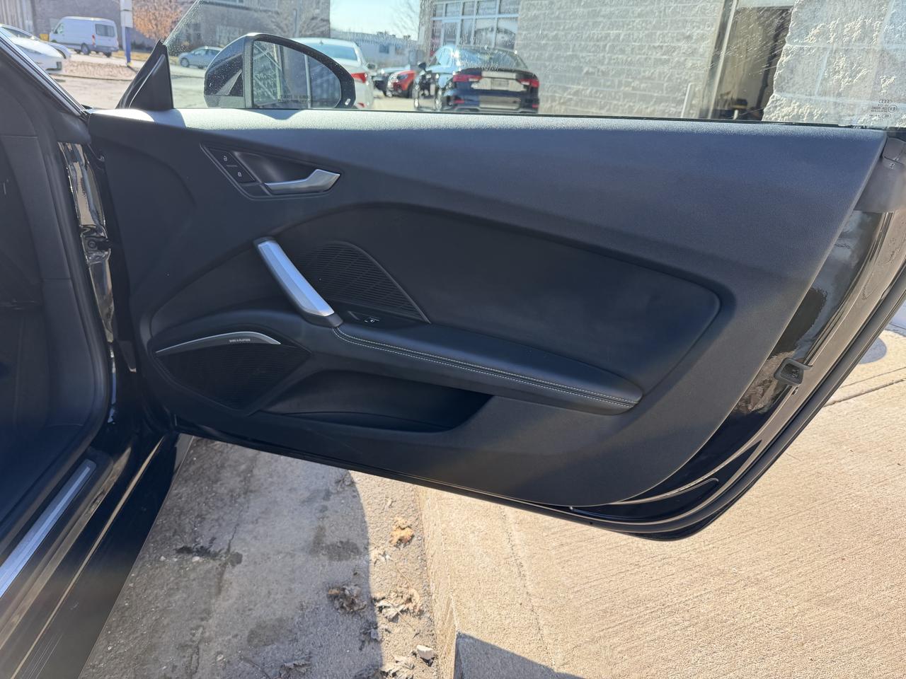 2016 Audi TT 2.0T - TECHNIK, B&O STEREO, LEATHER, HEATED SEATS! Photo
