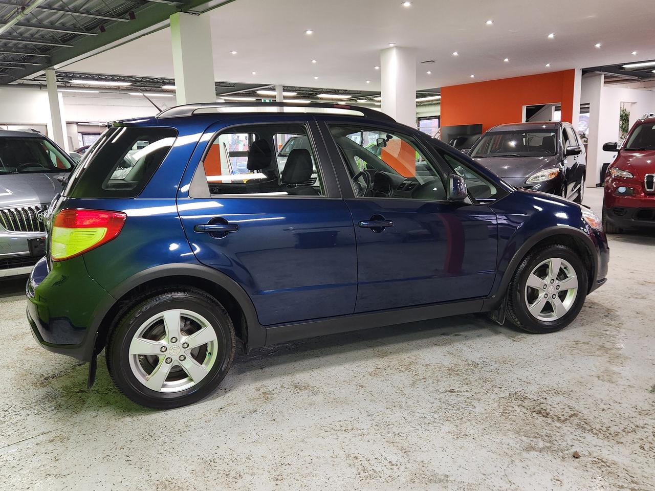 2011 Suzuki SX4 JX 1 OWNER NO ACCIDENT CLEAN KEYLESS Photo