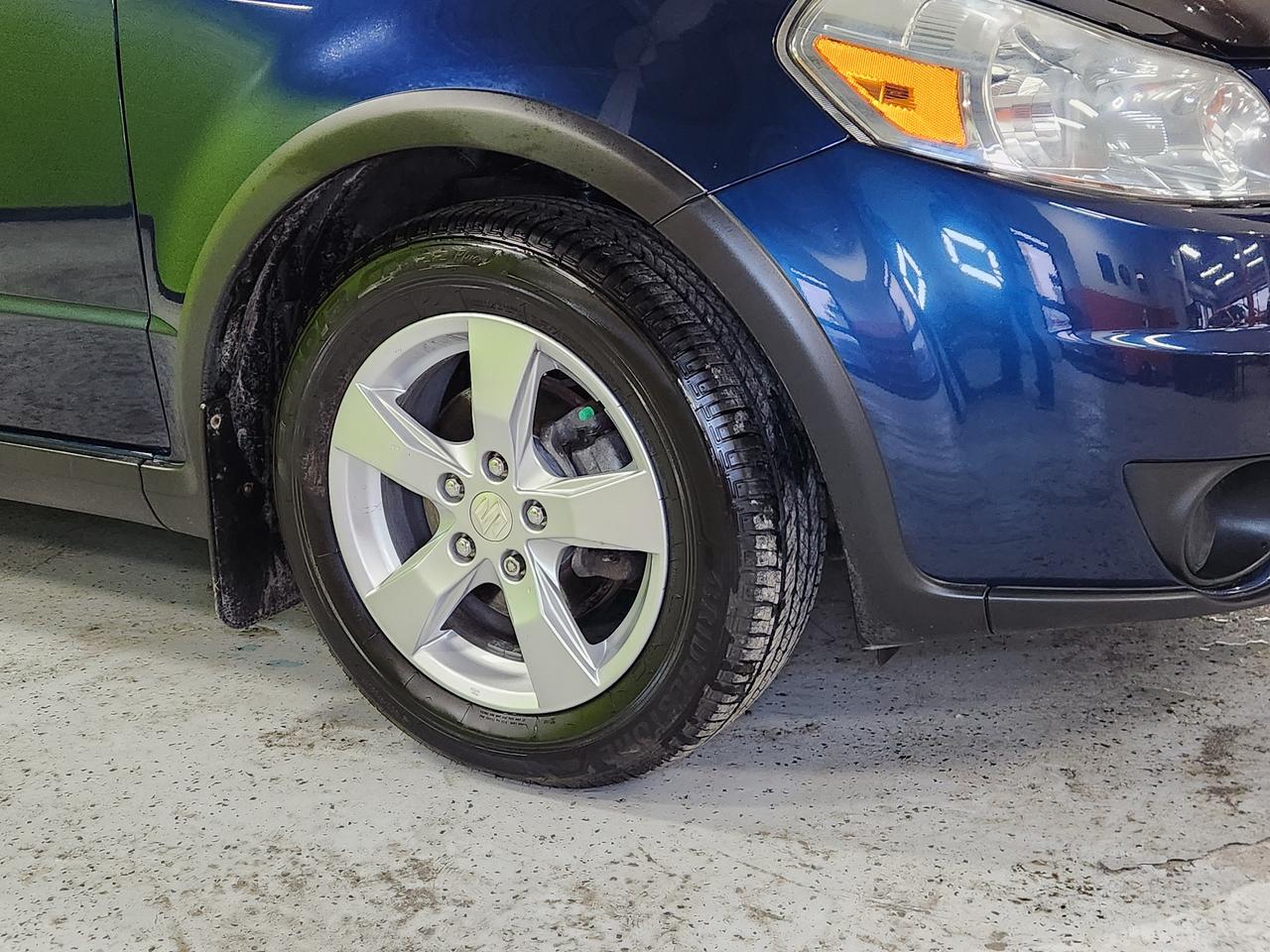 2011 Suzuki SX4 JX 1 OWNER NO ACCIDENT CLEAN KEYLESS Photo