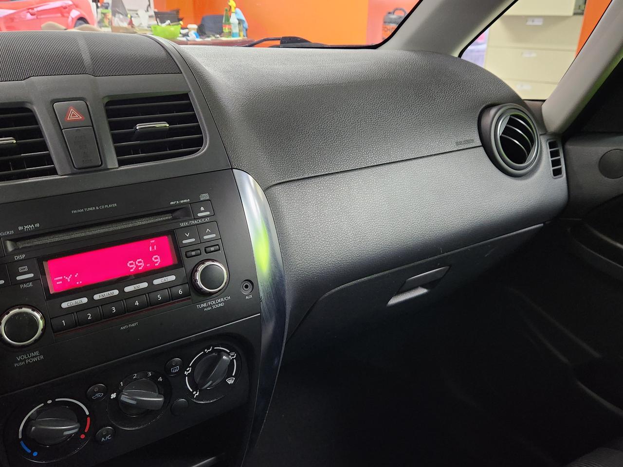 2011 Suzuki SX4 JX 1 OWNER NO ACCIDENT CLEAN KEYLESS Photo