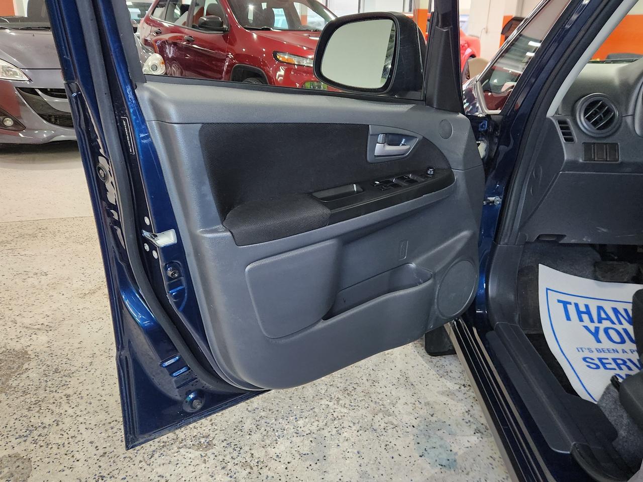 2011 Suzuki SX4 JX 1 OWNER NO ACCIDENT CLEAN KEYLESS Photo