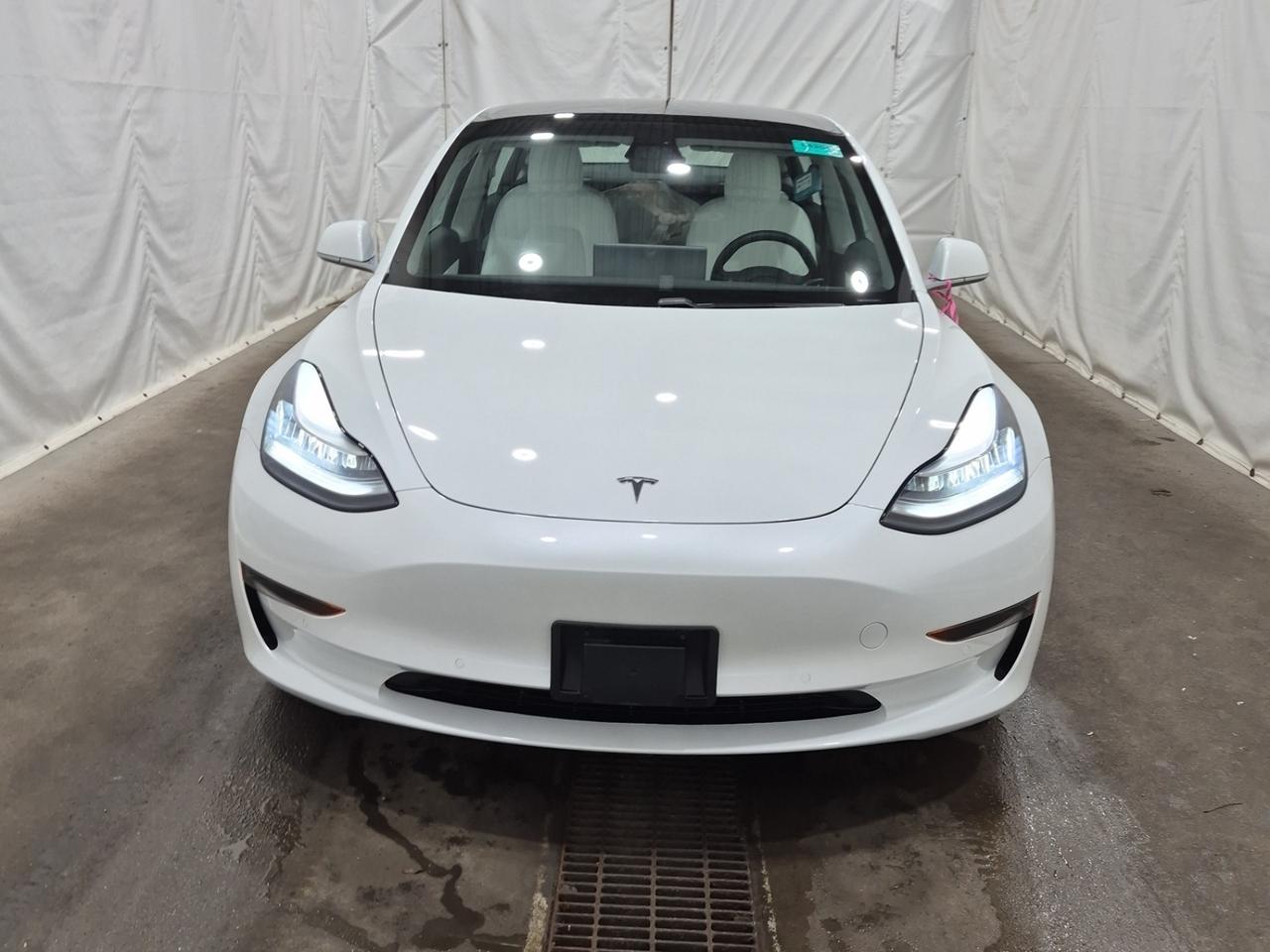 2020 Tesla Model 3 Standard Range Plus!!! ONLY 25K!!! WHITE LEATHER!! Photo33