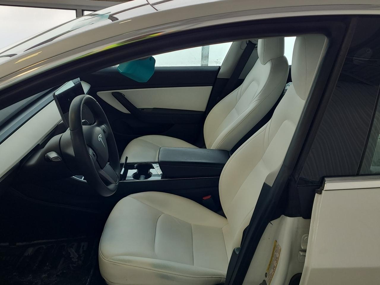 2020 Tesla Model 3 Standard Range Plus!!! ONLY 25K!!! WHITE LEATHER!! Photo14