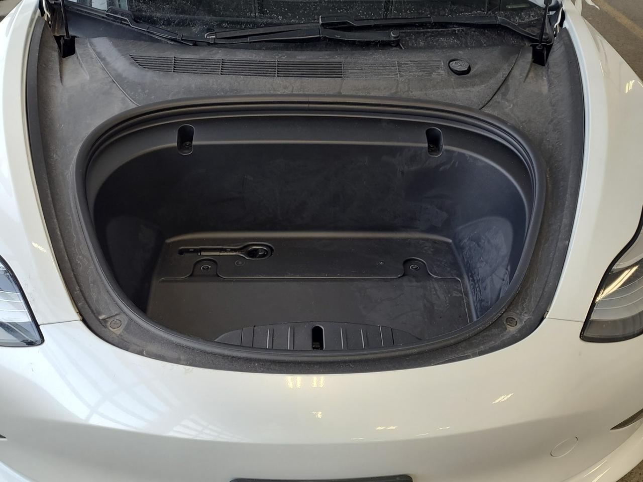 2020 Tesla Model 3 Standard Range Plus!!! ONLY 25K!!! WHITE LEATHER!! Photo20