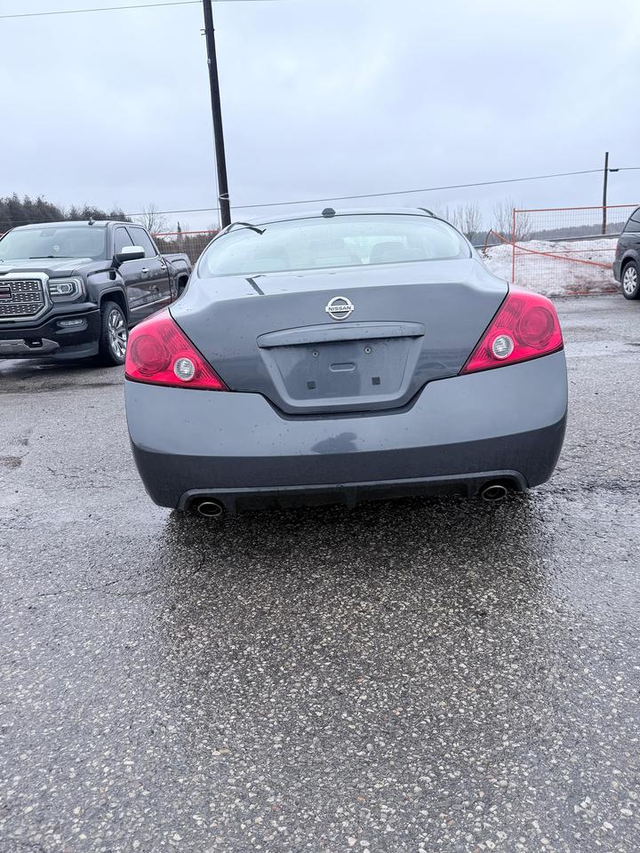 2008 Nissan Altima 2dr Cpe I4 CVT 2.5 S Photo