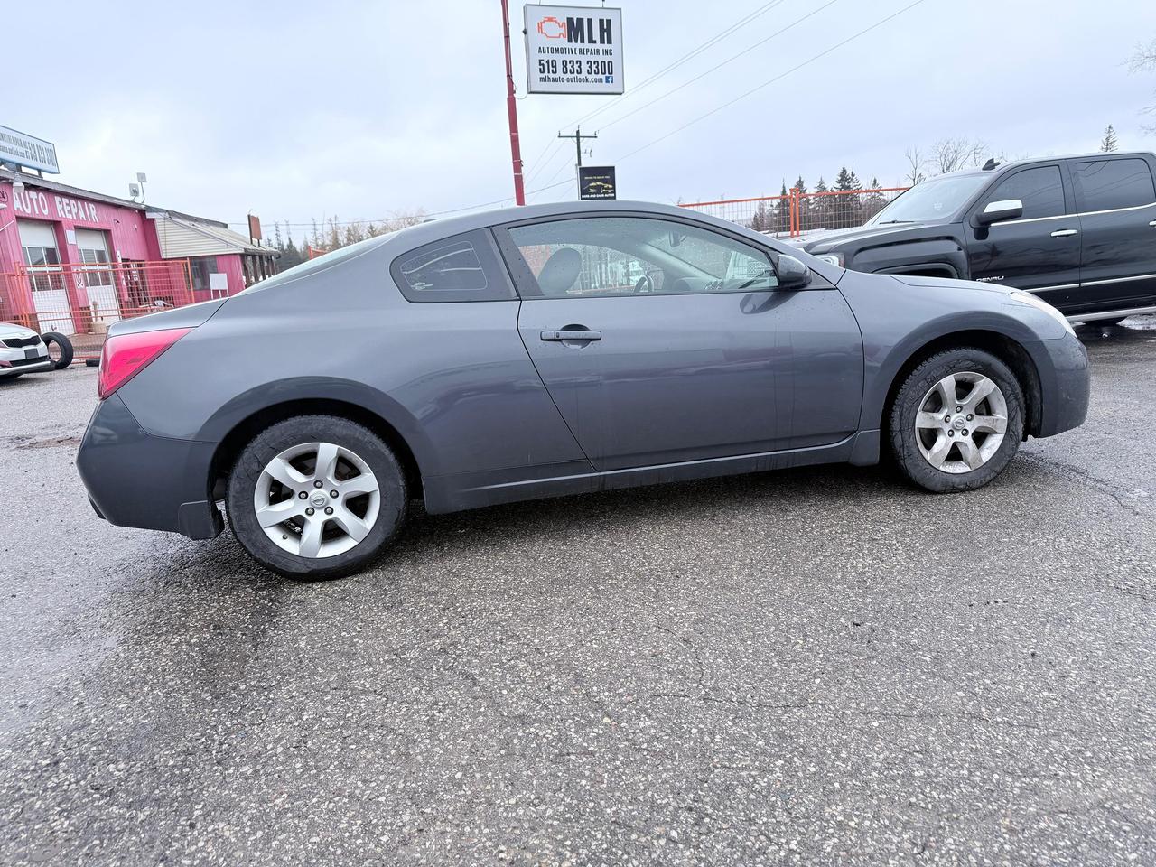2008 Nissan Altima 2dr Cpe I4 CVT 2.5 S Photo
