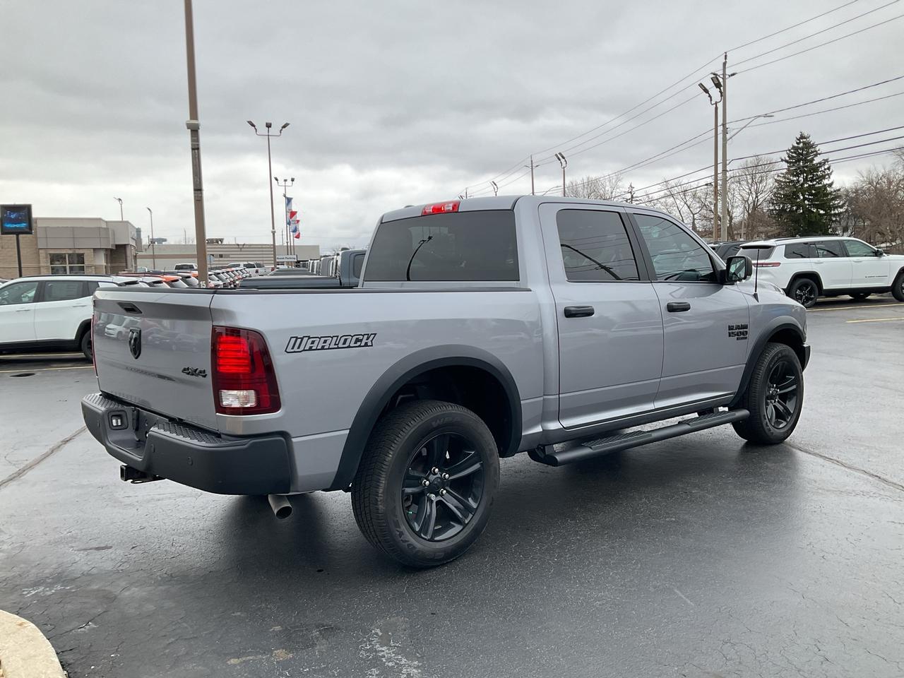 2023 RAM 1500 Classic V6 / 4X4 / HTD SEATS / REMOTE START Photo4
