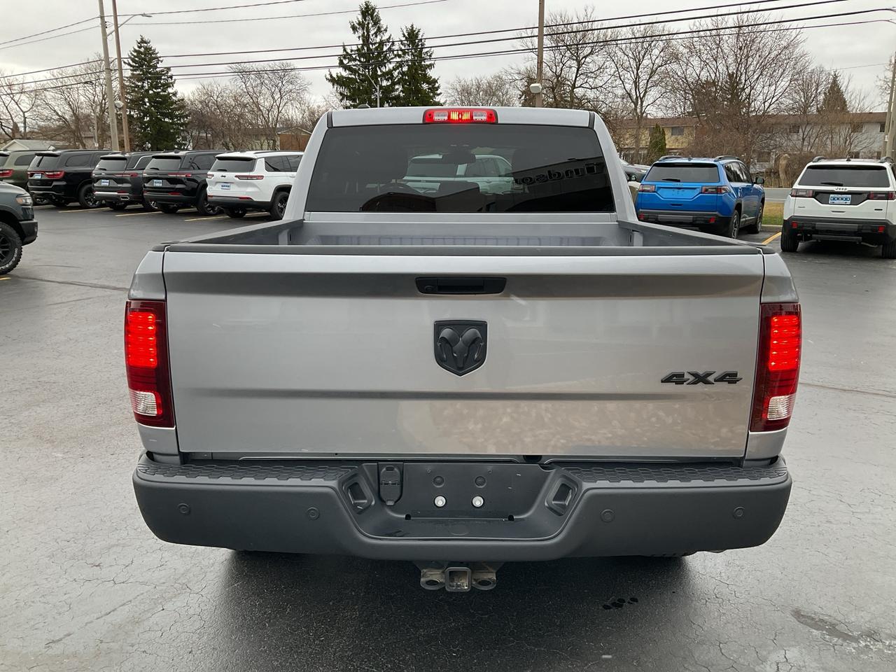 2023 RAM 1500 Classic V6 / 4X4 / HTD SEATS / REMOTE START Photo