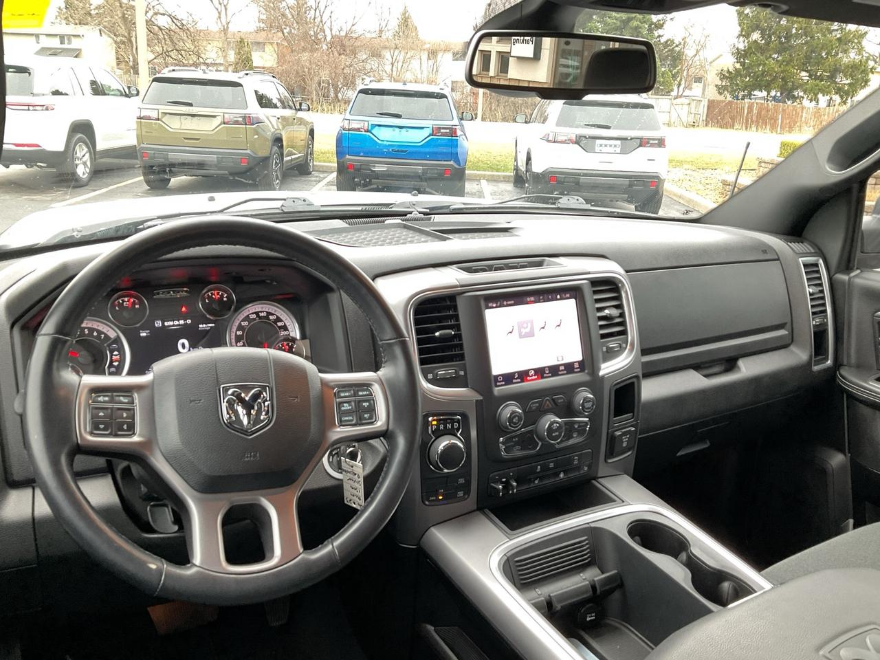 2023 RAM 1500 Classic V6 / 4X4 / HTD SEATS / REMOTE START Photo