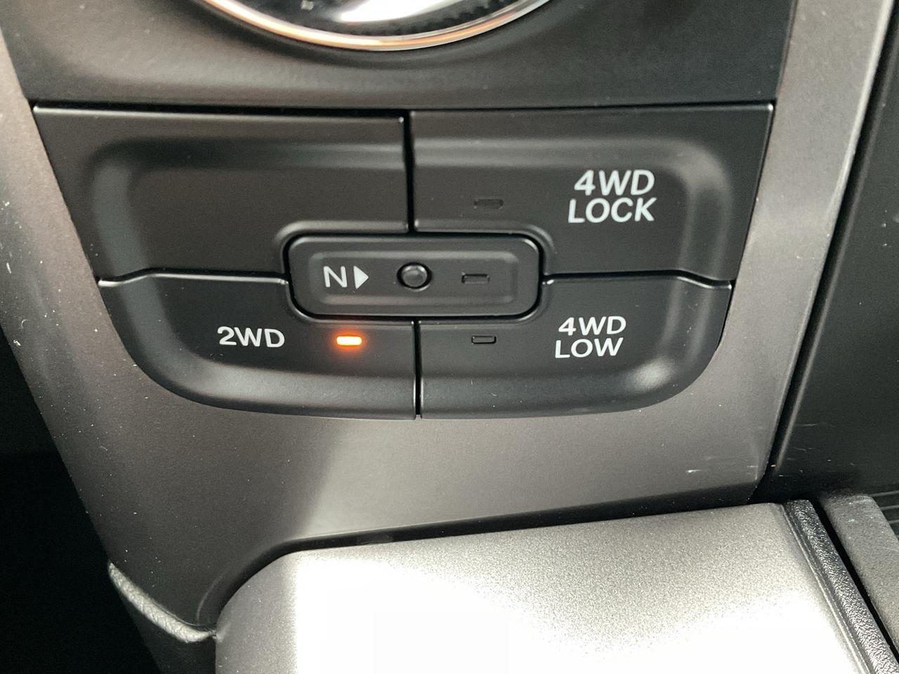 2023 RAM 1500 Classic V6 / 4X4 / HTD SEATS / REMOTE START Photo