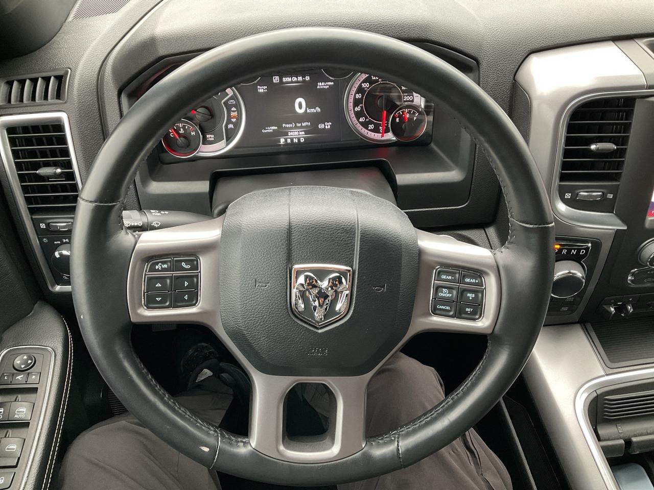 2023 RAM 1500 Classic V6 / 4X4 / HTD SEATS / REMOTE START Photo