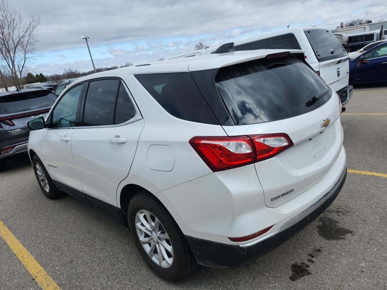 2019 Chevrolet Equinox LT  LT, CARPLAY, LOW KM, CLEAN CARFAX Photo3