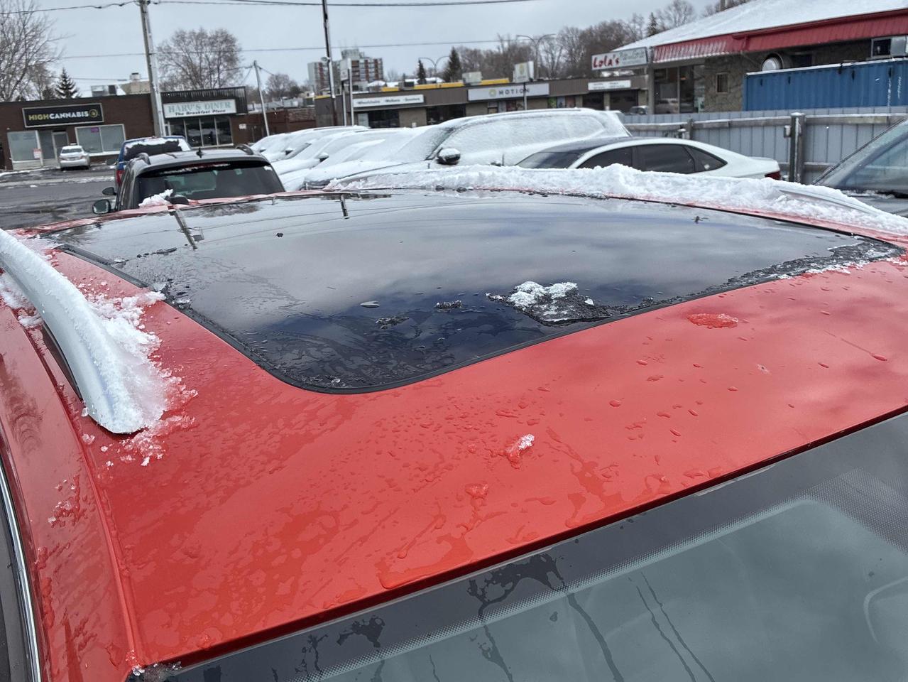 2018 Volkswagen Tiguan Highline - LEATHER, SUNROOF, NAV, FENDER STEREO!! Photo