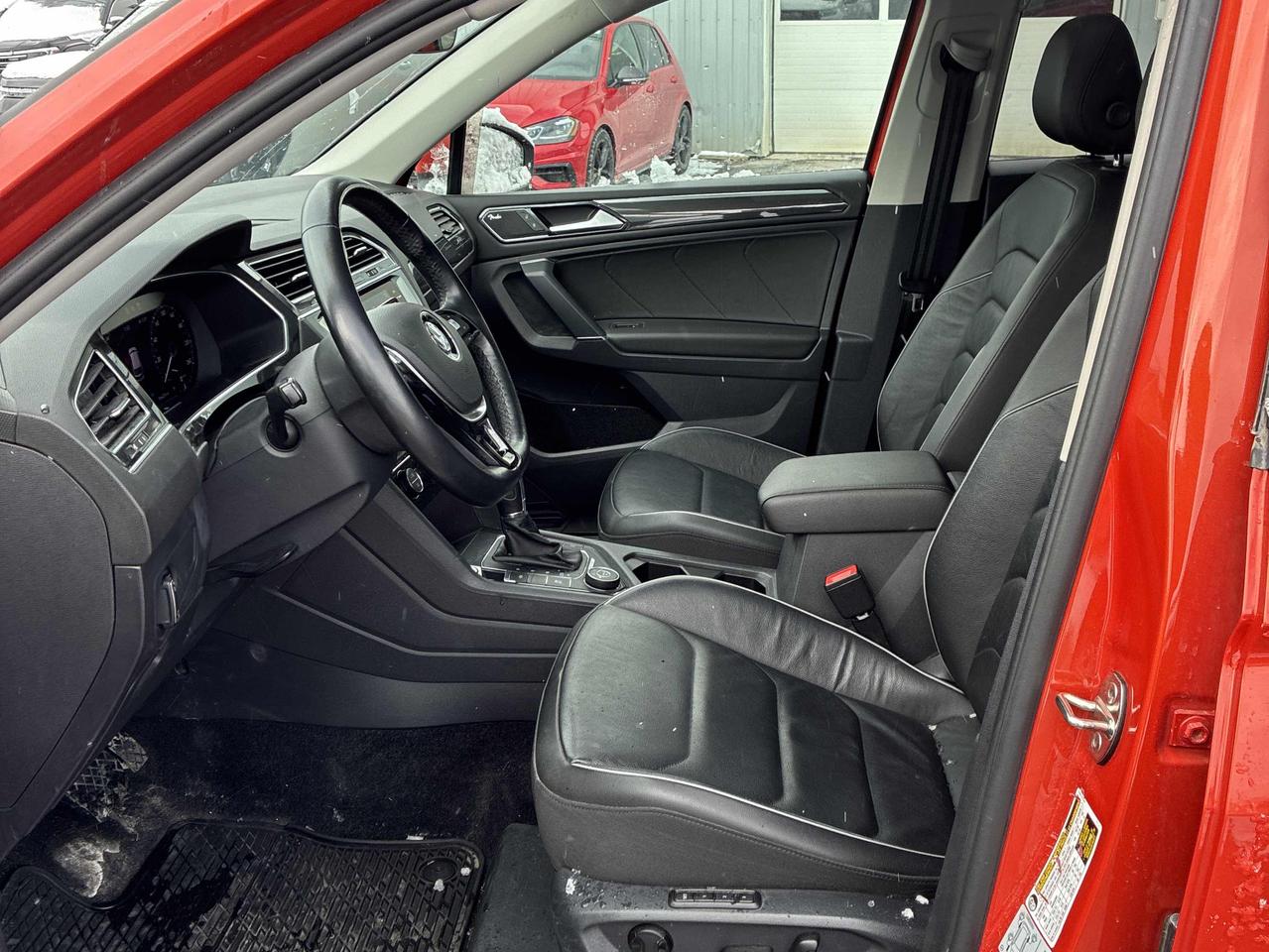 2018 Volkswagen Tiguan Highline - LEATHER, SUNROOF, NAV, FENDER STEREO!! Photo