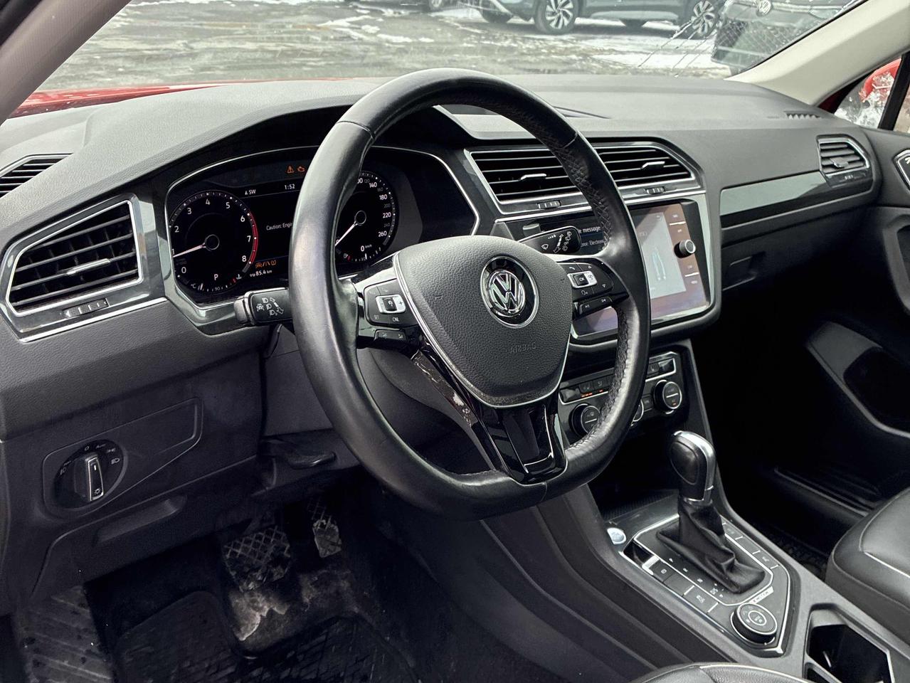 2018 Volkswagen Tiguan Highline - LEATHER, SUNROOF, NAV, FENDER STEREO!! Photo