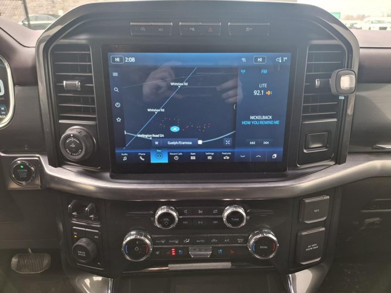 2022 Ford F-150 LARIAT Crew 4X4 | 502A | Sport Pkg | Leather | Pano Sunroof | Cooled + Heated Seats | and More ! Photo