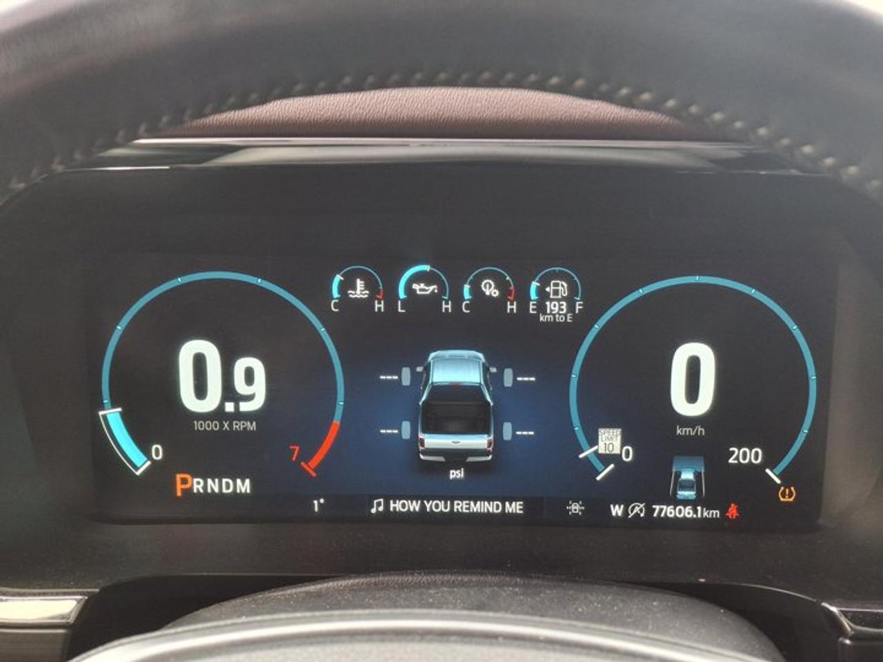 2022 Ford F-150 LARIAT Crew 4X4 | 502A | Sport Pkg | Leather | Pano Sunroof | Cooled + Heated Seats | and More ! Photo2