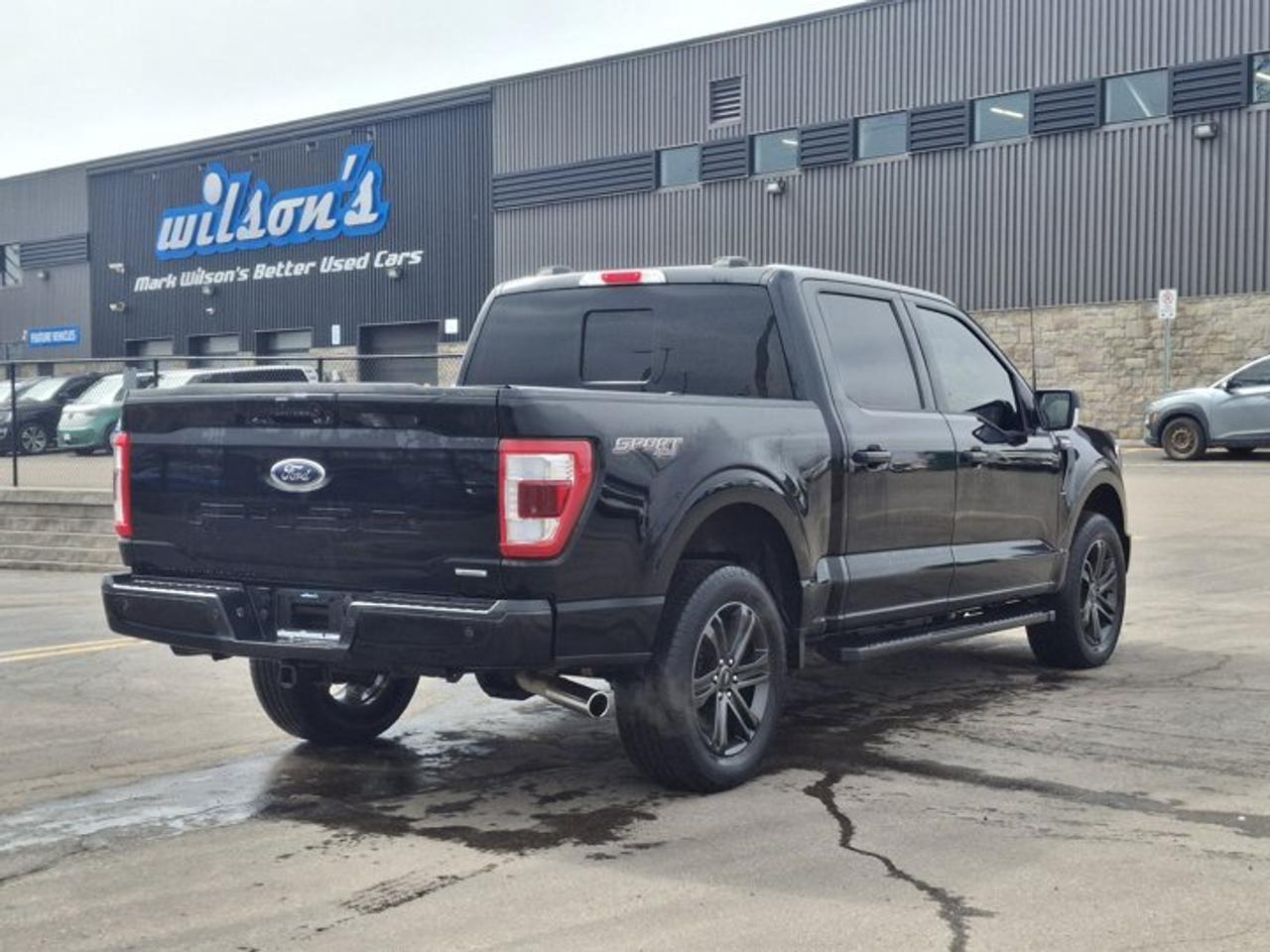 2022 Ford F-150 LARIAT Crew 4X4 | 502A | Sport Pkg | Leather | Pano Sunroof | Cooled + Heated Seats | and More ! Photo