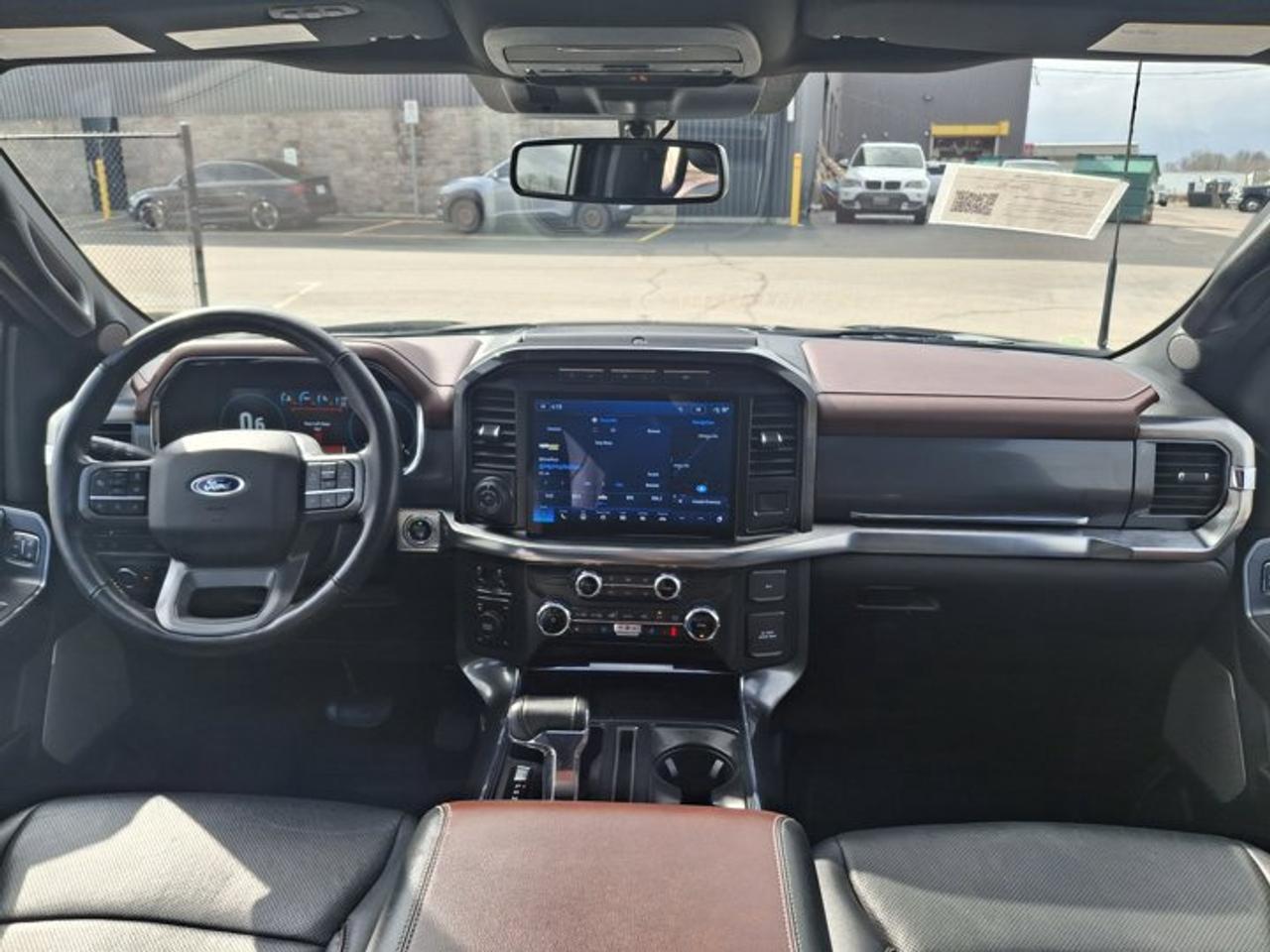 2022 Ford F-150 LARIAT Crew 4X4 | 502A | Sport Pkg | Leather | Pano Sunroof | Cooled + Heated Seats | and More ! Photo