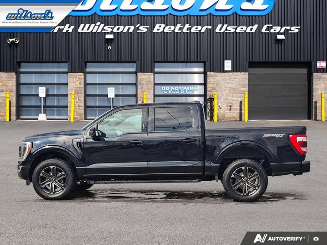 2022 Ford F-150 LARIAT Crew 4X4 | 502A | Sport Pkg | Leather | Pano Sunroof | Cooled + Heated Seats | and More ! Photo