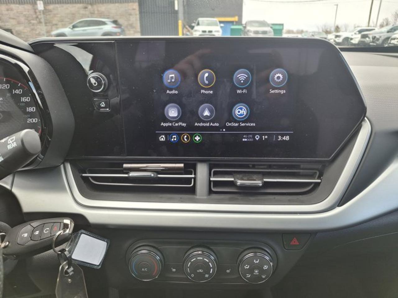 2024 Chevrolet Trax 1RS |Sunroof | Driver Confidence PKG | Heated Seats + Steering | Remote Start | CarPlay | Photo