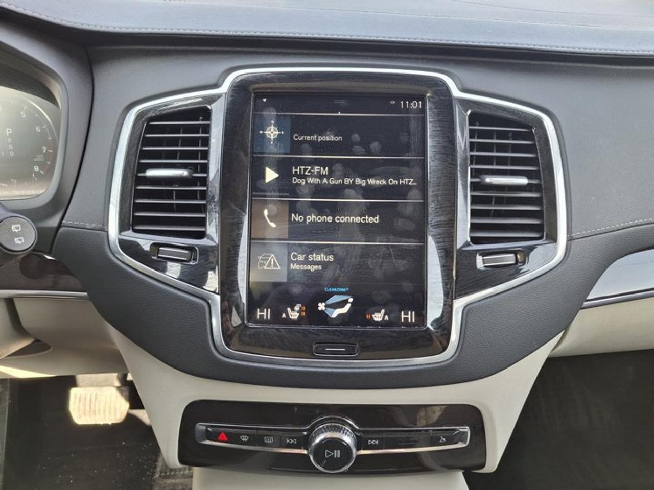 2019 Volvo XC90 Inscription AWD | Leather | Heated Seats + Steering | 7 Passenger | Panoramic Sunroof | and More ! Photo3