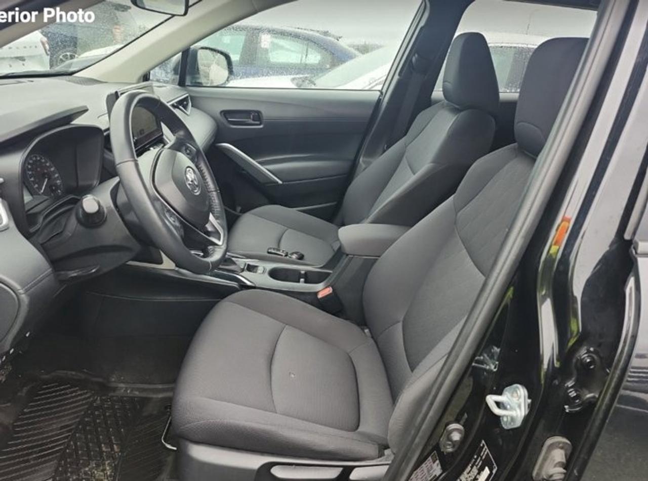 2024 Toyota Corolla Cross LE AWD | Heated Wheel + Seats | CarPlay + Android | Radar Cruise | and More ! Photo2