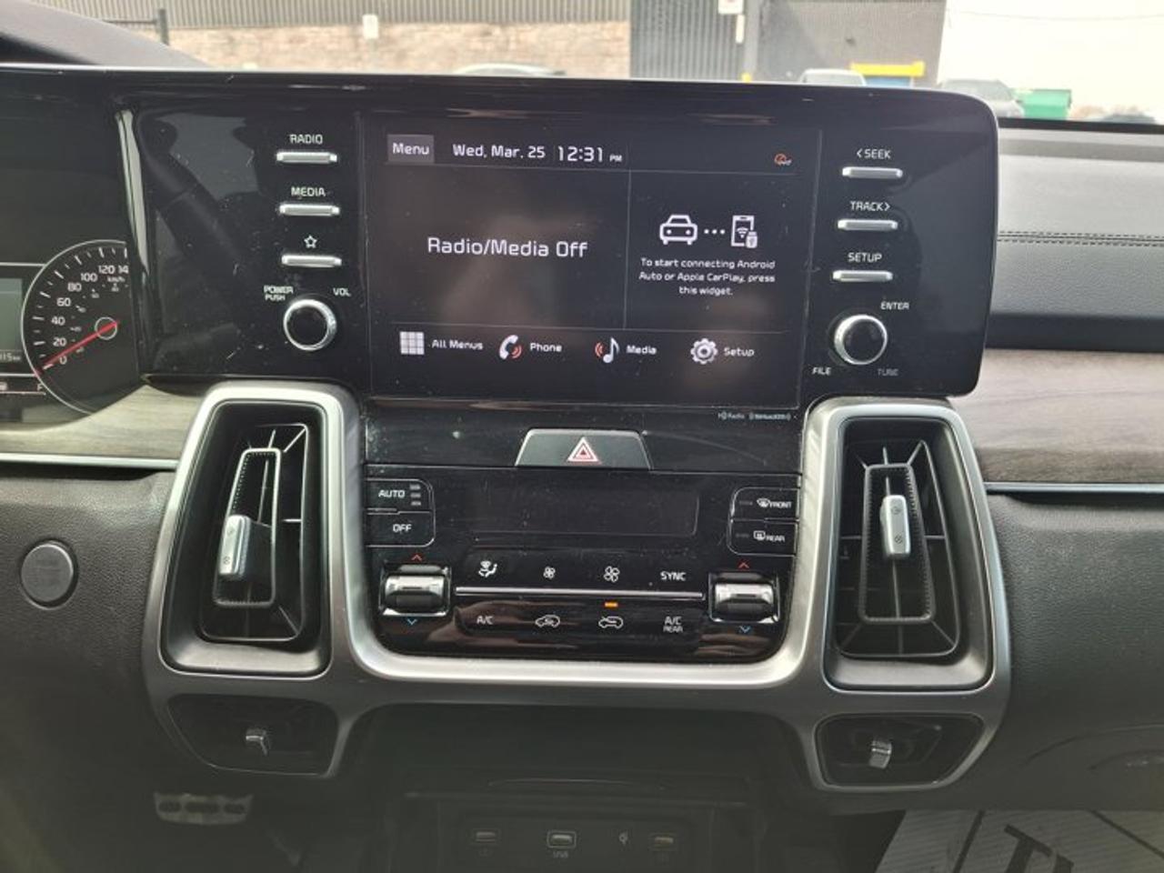 2022 Kia Sorento X-Line AWD | Leather | Captain's Chairs | Remote Start | Heated Seats + Steering | and More ! Photo