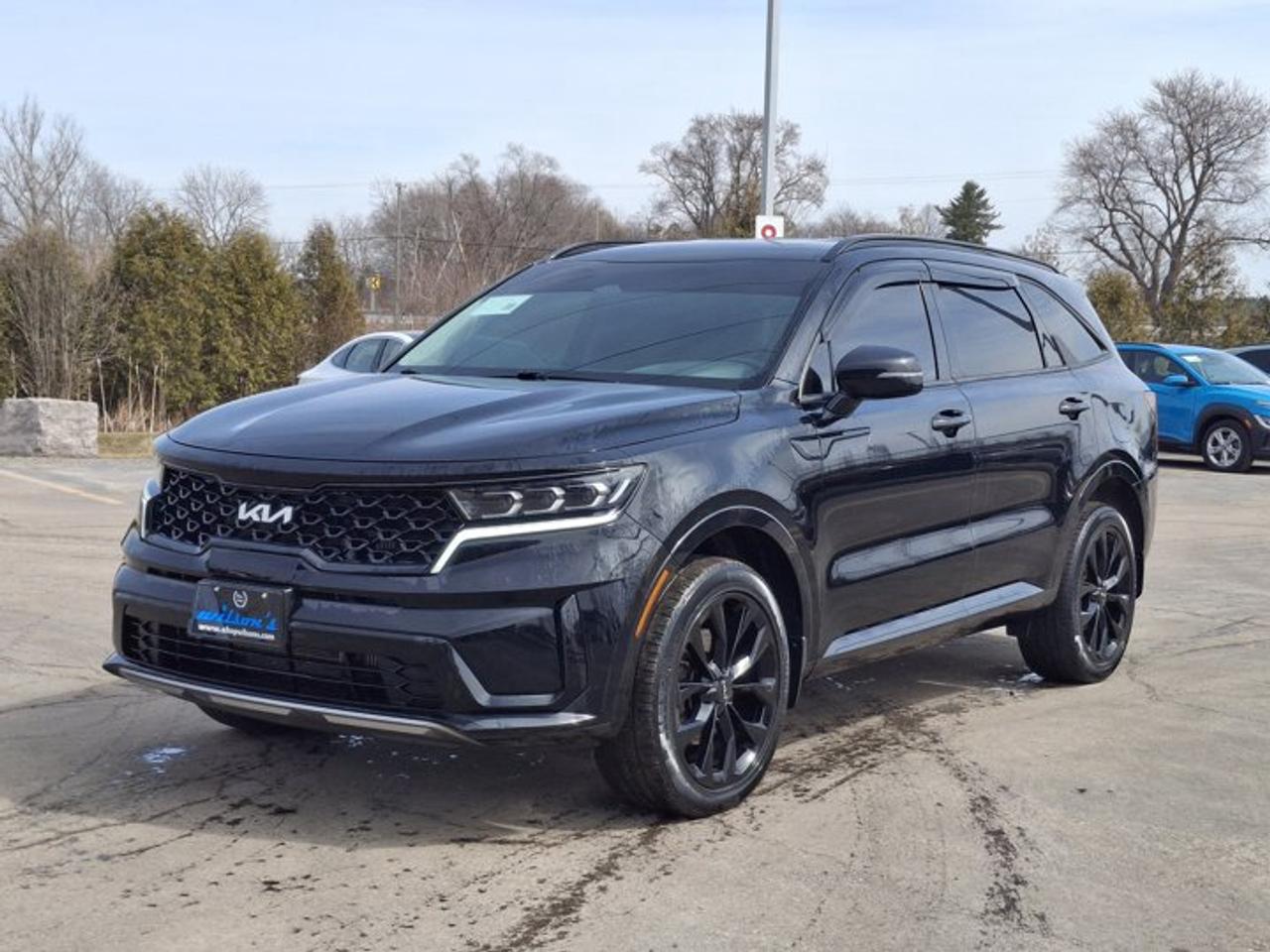 2022 Kia Sorento X-Line AWD | Leather | Captain's Chairs | Remote Start | Heated Seats + Steering | and More ! Photo