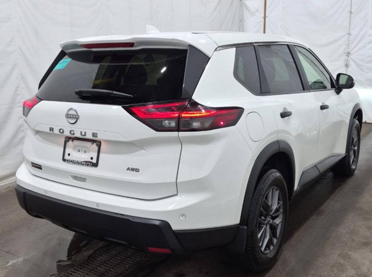 2024 Nissan Rogue S AWD | Heated Wheel + Seats | Remote Start | CarPlay + Android | BSW | Rear Camera | and More ! Photo