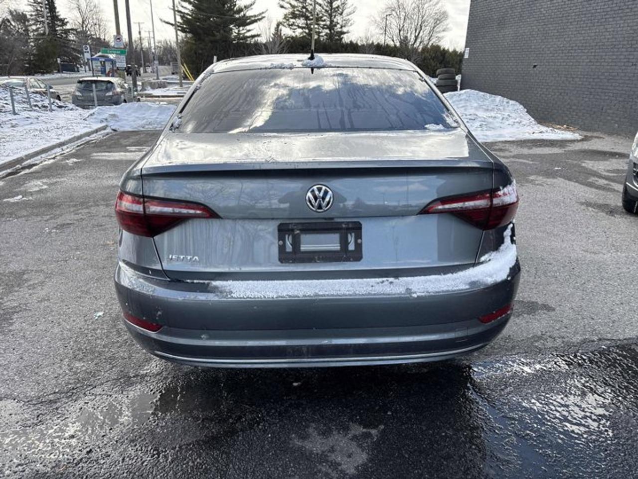 2020 Volkswagen Jetta Highline | Leather | Sunroof | Heated Seats | CarPlay + Android | Rear Camera | and More ! Photo