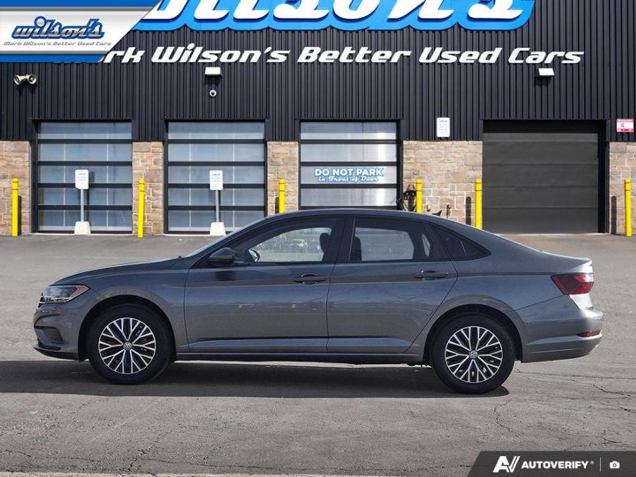 2020 Volkswagen Jetta Highline | Leather | Sunroof | Heated Seats | CarPlay + Android | Rear Camera | and More ! Photo