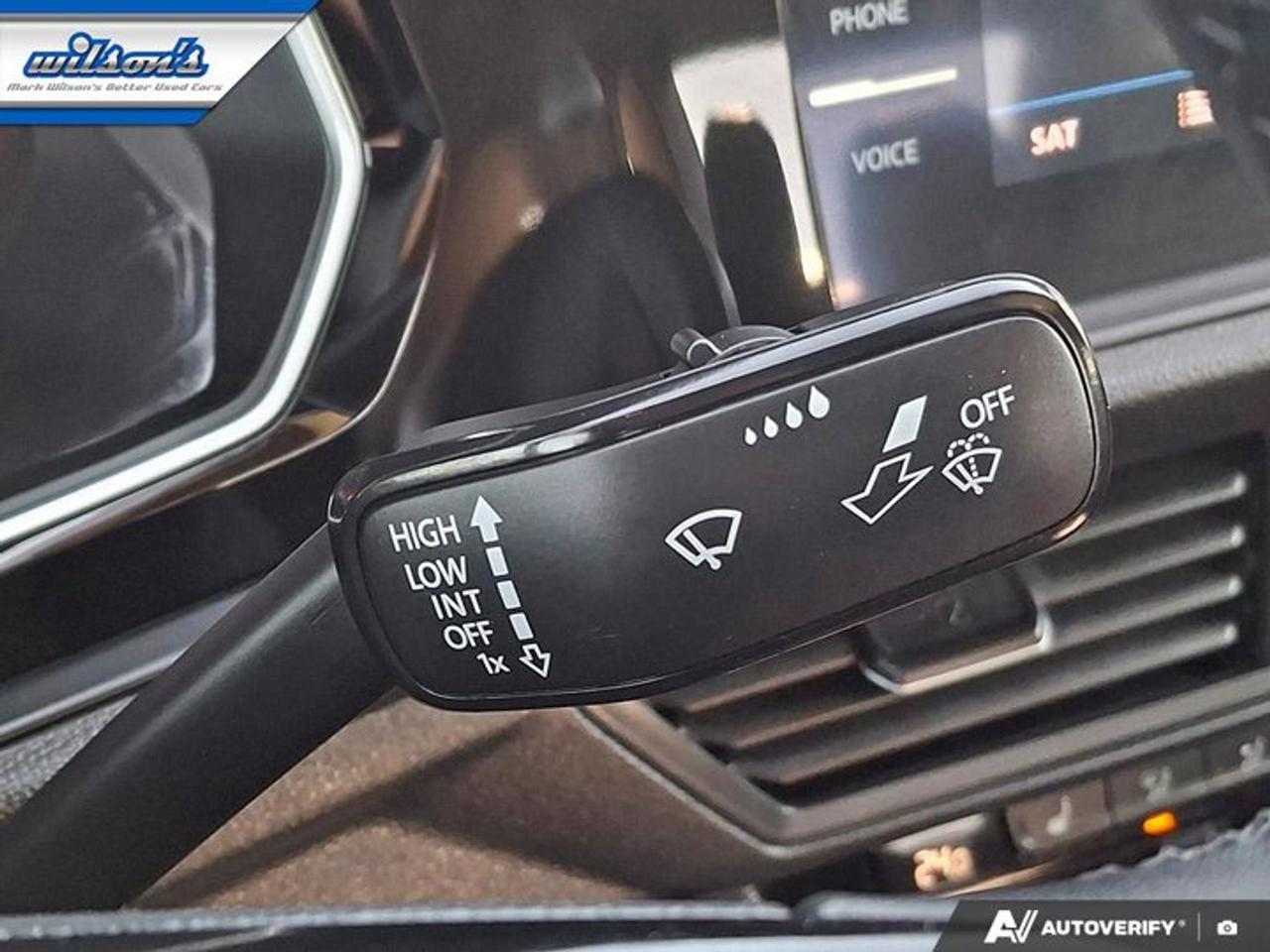 2020 Volkswagen Jetta Highline | Leather | Sunroof | Heated Seats | CarPlay + Android | Rear Camera | and More ! Photo
