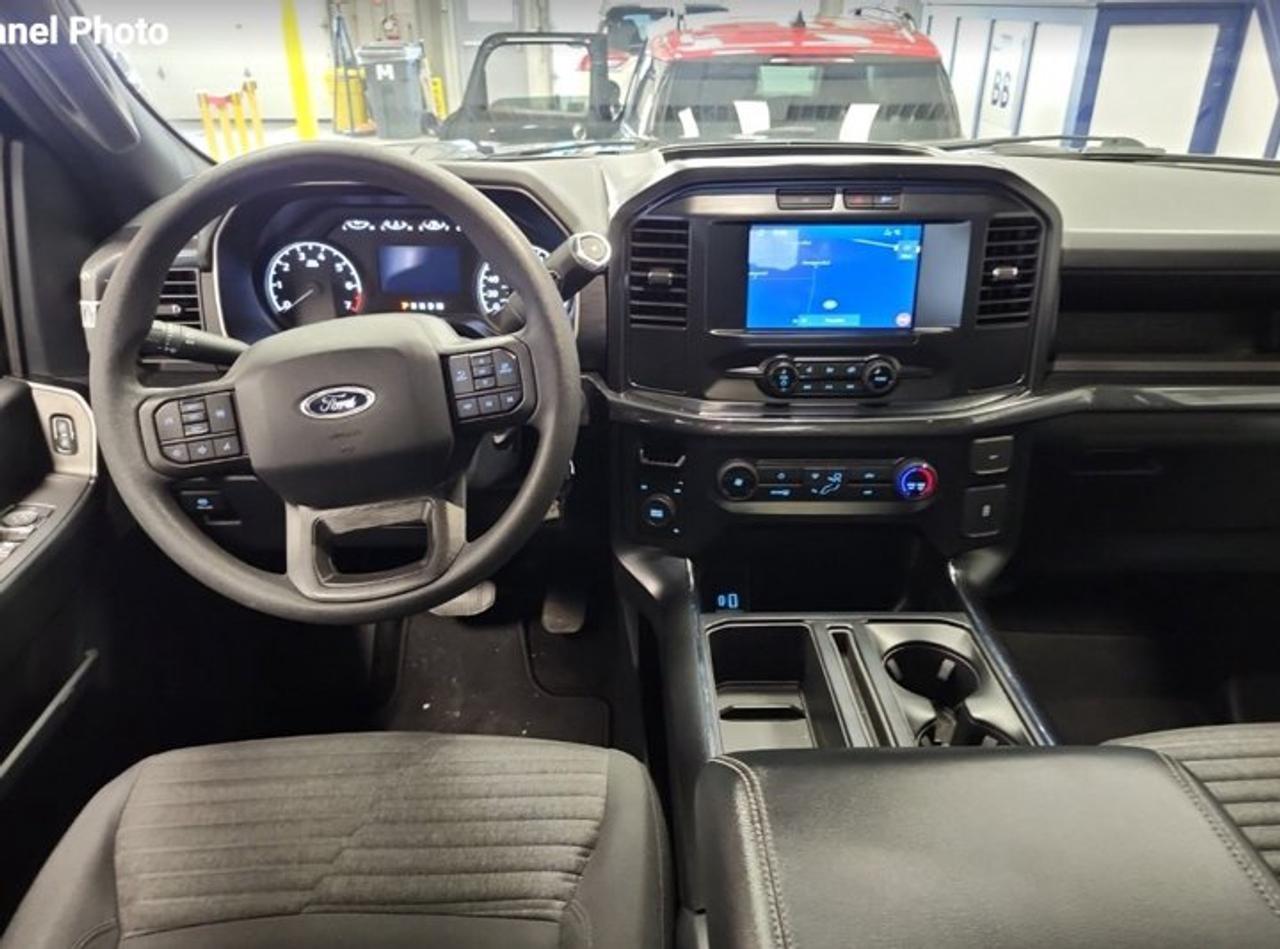 2022 Ford F-150 XL Crew 4X4 | 101A | STX Pkg | 20" Wheels | CarPlay + Android | Rear Camera | and More ! Photo2