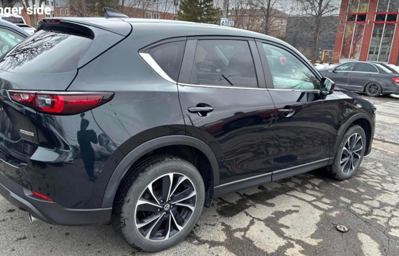 2022 Mazda CX-5 GS Comfort AWD | Sunroof | Heated Wheel + Seats | Adaptive Cruise | CarPlay + Android | and More ! Photo3