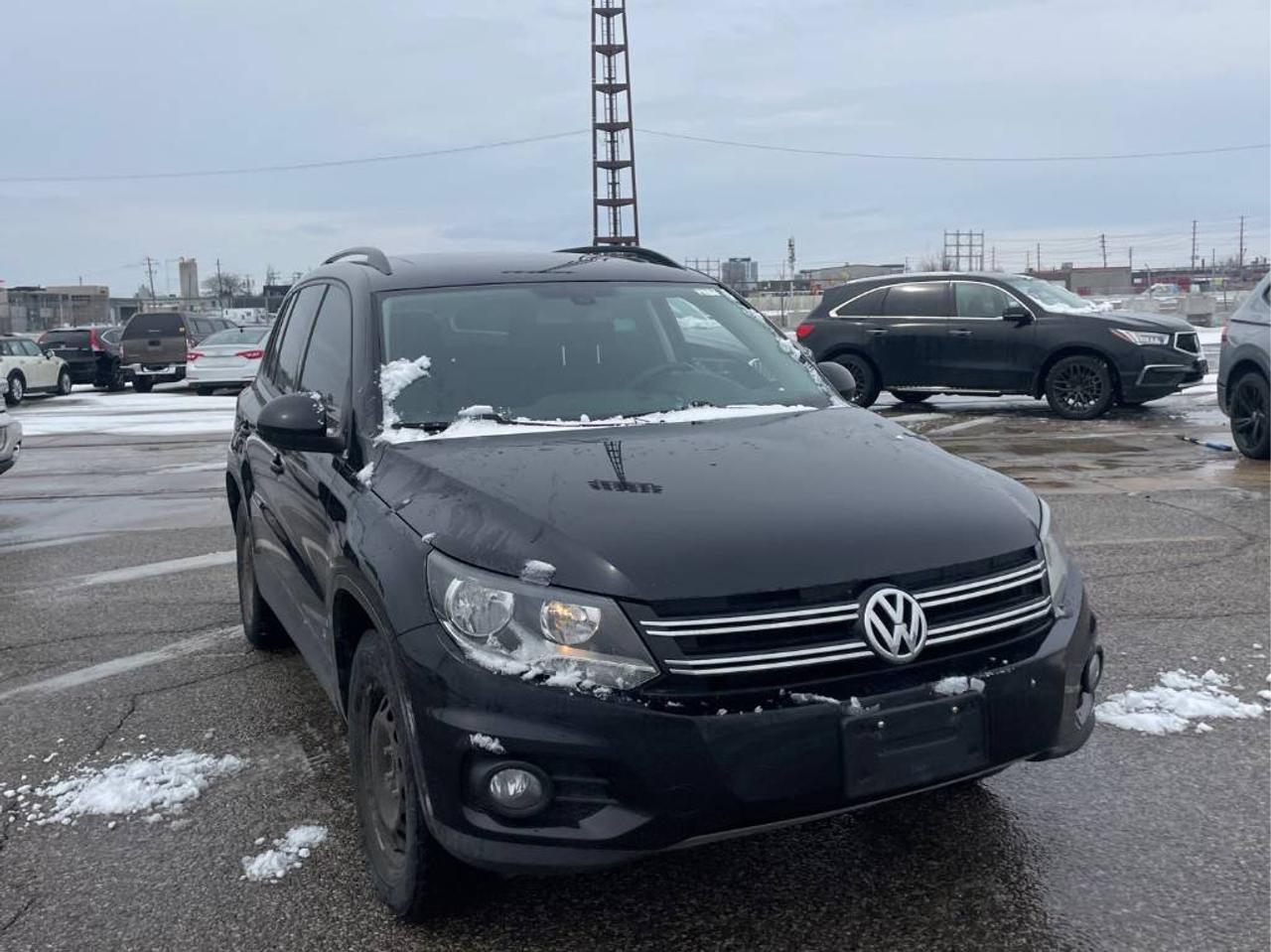 2015 Volkswagen Tiguan Special Edition!! AWD, DEALER SERVICED!! SUNROOF!! Photo3